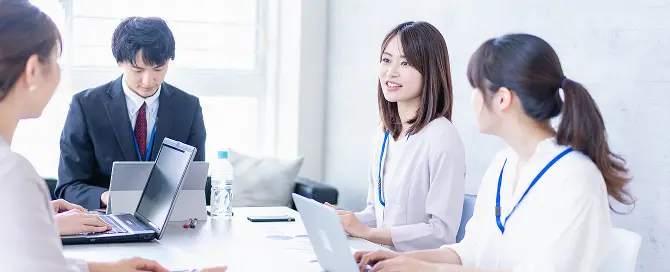 会議中の様子の写真